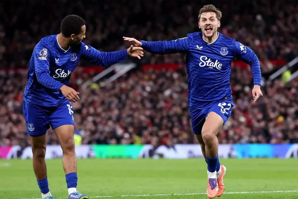 10-Man Everton Stun Manchester United 1-0