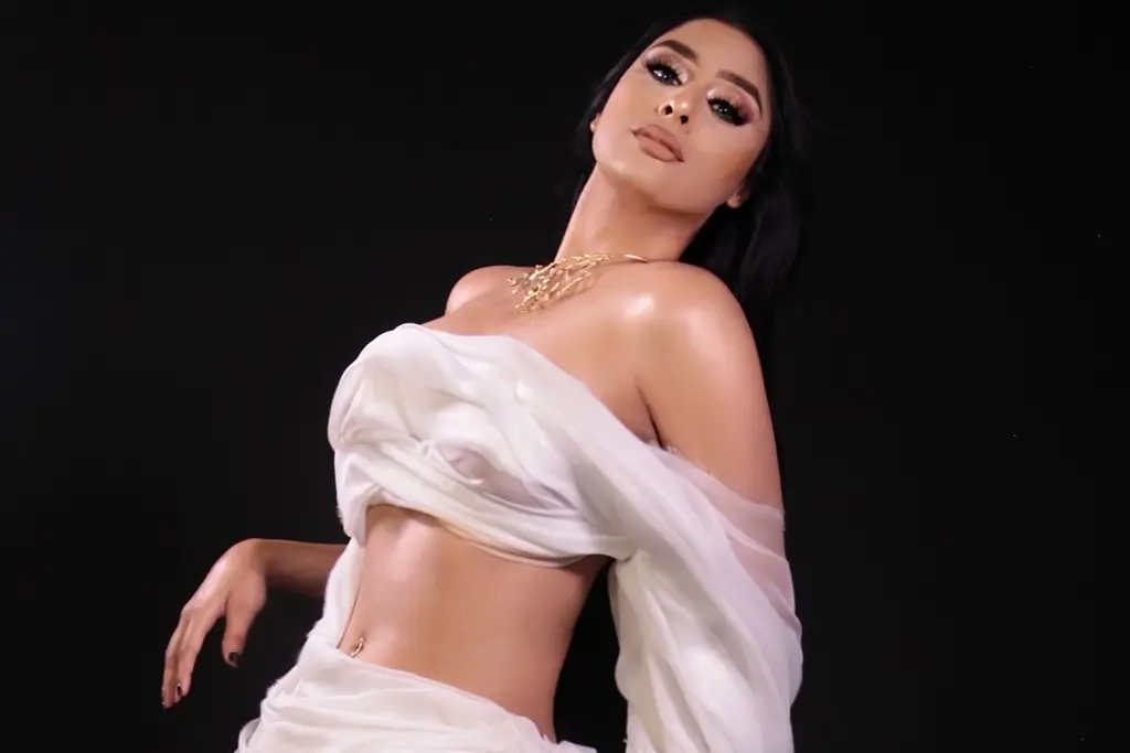 Azuredé Speaks on Her African Tour, and New Single_