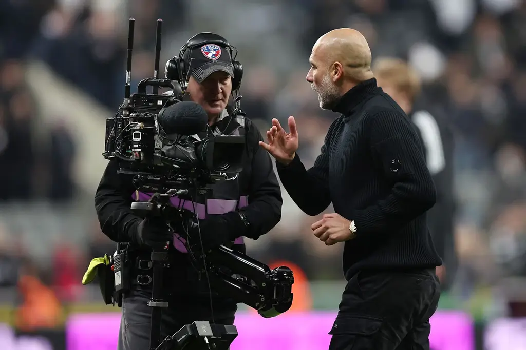 Manchester City Manager Pep Guardiola Apologises for Cameraman Incident_