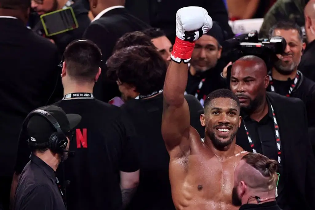 Anthony Joshua Knocks Out Jake Paul in Sixth Round in Miami