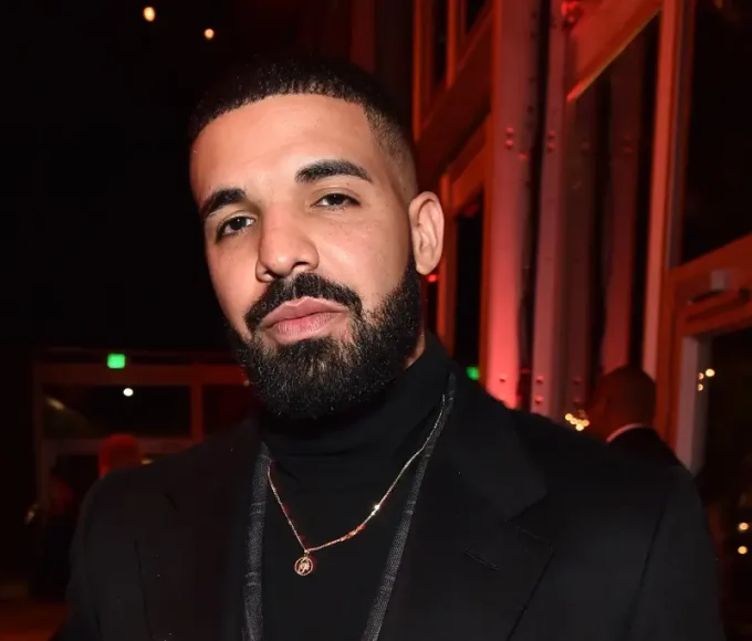 Drake Sets Record With Ten Albums on Billboard 200