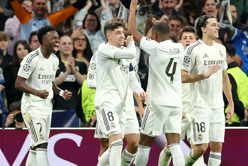 Real Madrid Beat Benfica to Reach Last 16