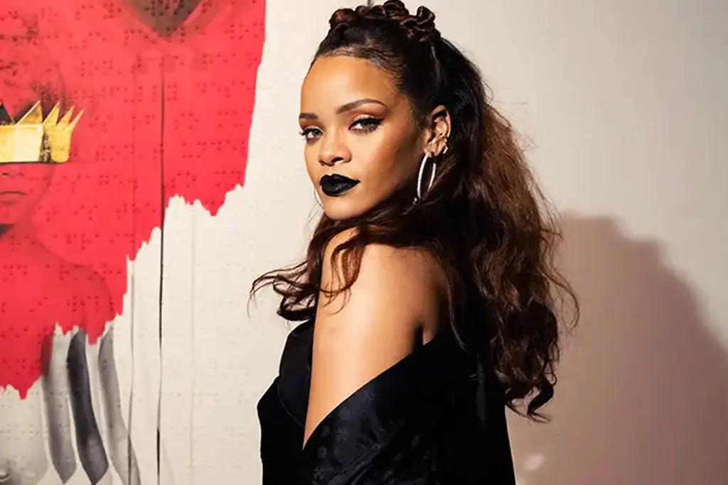 Rihanna Hits 100 Million Monthly Spotify Listeners