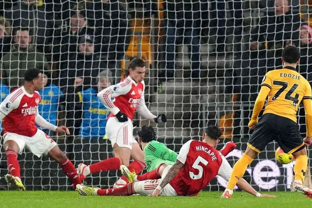 Wolves Hold Arsenal 2-2 With Late Edozie Goal