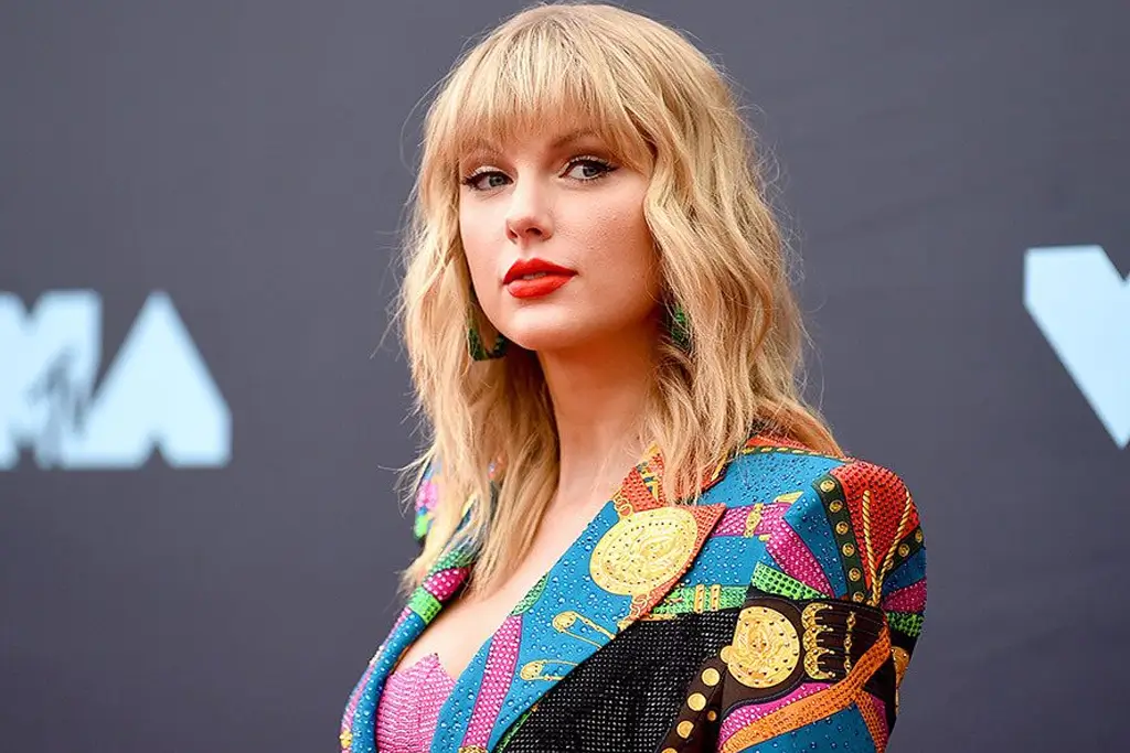 Woman Pleads Guilty Over Fake Taylor Swift Tickets