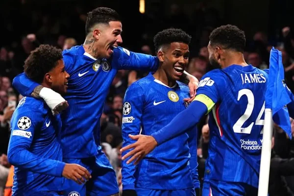 Chelsea Trash 10-Man Barçelona at Stamford Bridge