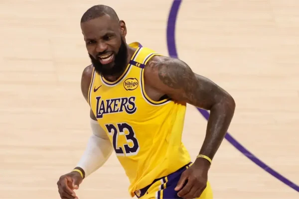 LeBron James Cleared to Resume Contact Activities_