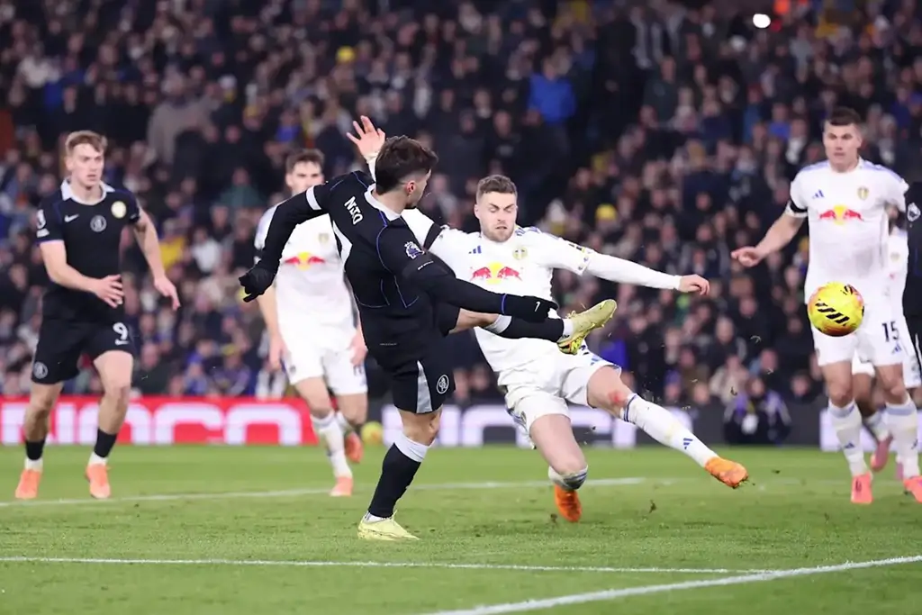Chelsea Fall To Heavy Defeat At Leeds United