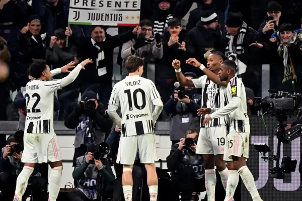 Juventus Crush Napoli 3–0 to Strengthen Top-Four Bid