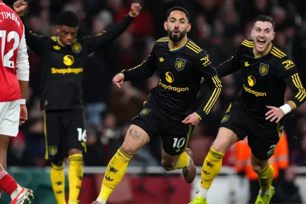 Manchester United Beat Arsenal 3–2 in Premier League Thriller