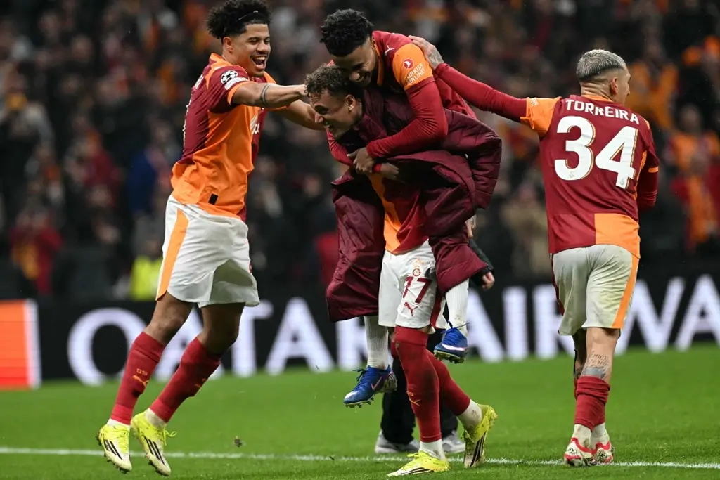 Galatasaray Thrash 10-Man Juventus 5-2 In Playoff