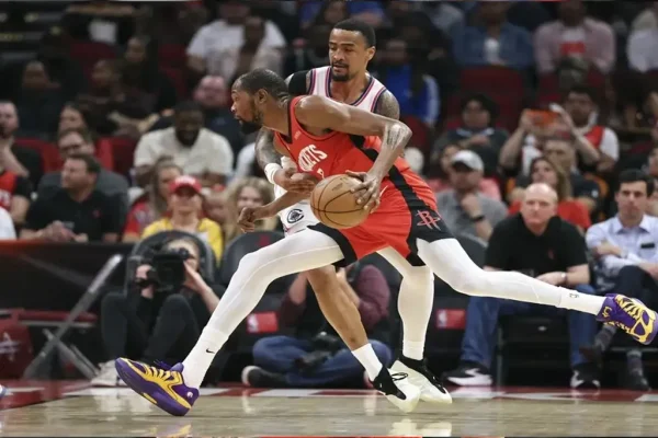 Rockets Pull Away Late To Beat Clippers