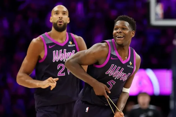 Timberwolves Beat Mavericks 122-111 As Edwards Scores 40