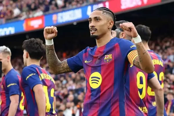 Raphinha Hat-Trick Leads Barcelona Past Sevilla
