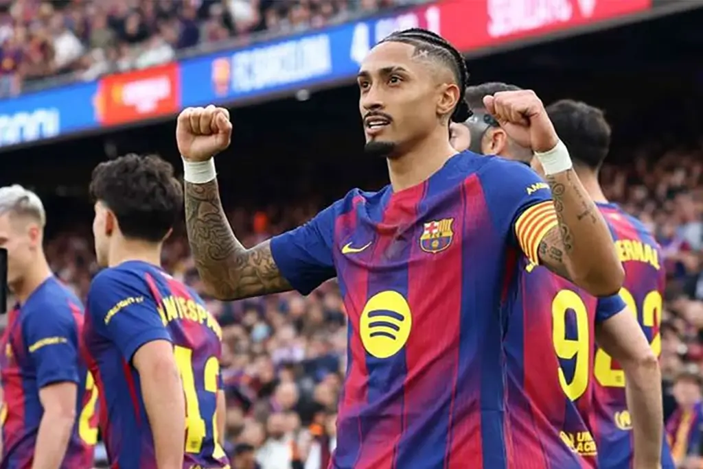 Raphinha Hat-Trick Leads Barcelona Past Sevilla