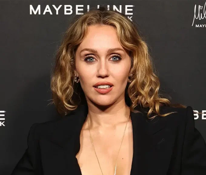 miley cyrus to receive innovator award at iheartradio