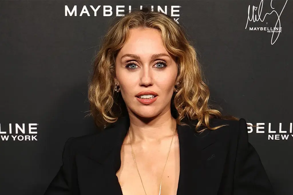 miley cyrus to receive innovator award at iheartradio