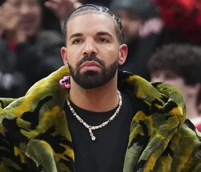 Drake Sets Billboard 200 Record With 10 Charting Albums